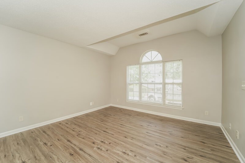 1,585/Mo, 5625 Patton St Charlotte, NC 28269 Living Room View