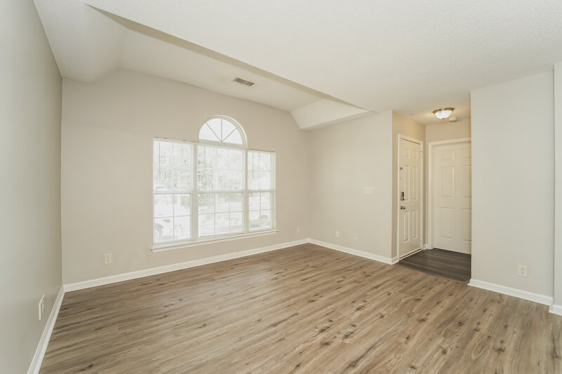 1,585/Mo, 5625 Patton St Charlotte, NC 28269 Living Room View 2
