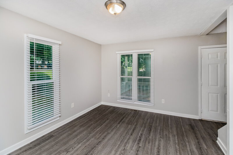 2,500/Mo, 3801 Davis Ln Charlotte, NC 28269 Living Room View