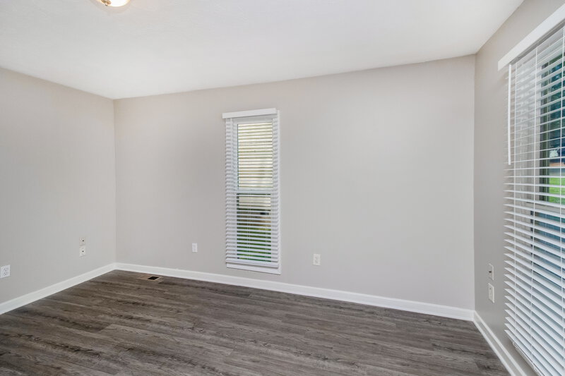 2,500/Mo, 3801 Davis Ln Charlotte, NC 28269 Living Room View 2