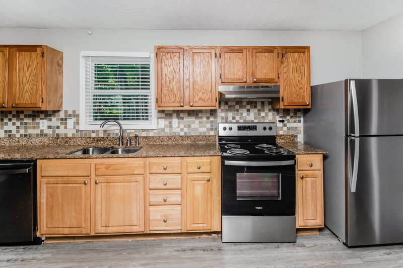 2,500/Mo, 3801 Davis Ln Charlotte, NC 28269 Kitchen View 2