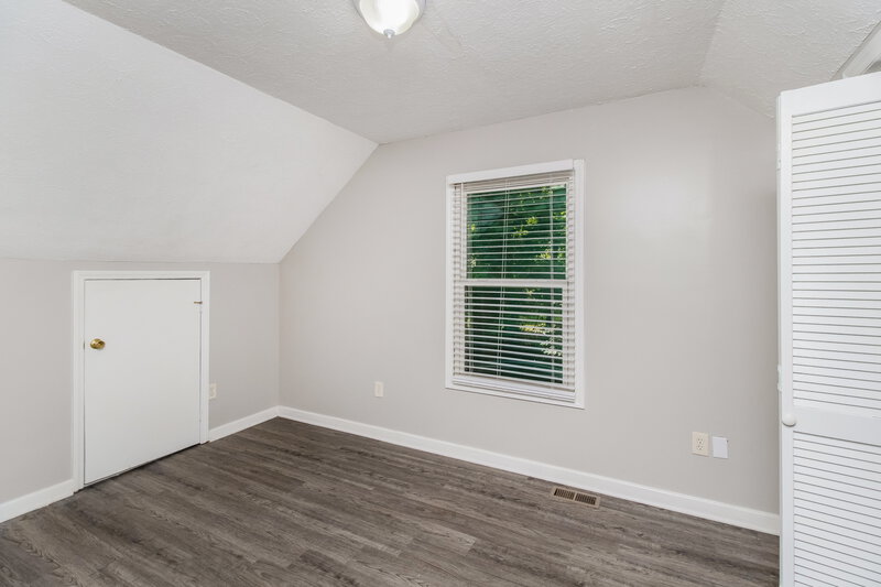 2,500/Mo, 3801 Davis Ln Charlotte, NC 28269 Bedroom View 2