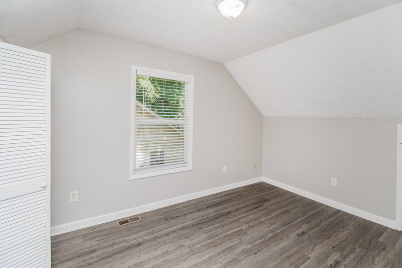 2,500/Mo, 3801 Davis Ln Charlotte, NC 28269 Bedroom View 3