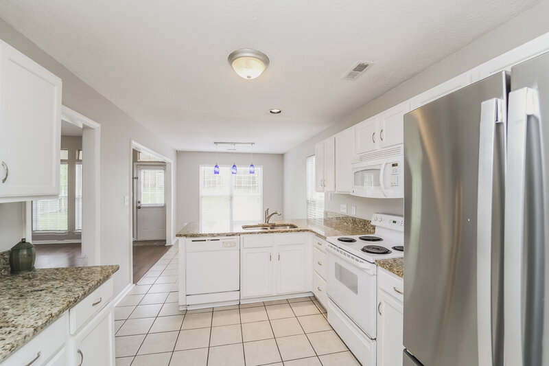 1,920/Mo, 8417 Redstone View Dr Charlotte, NC 28269 Kitchen View 2