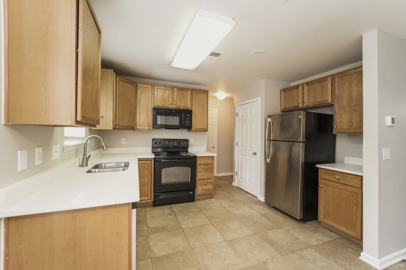 1,775/Mo, 7511 Eben Dr Charlotte, NC 28269 Kitchen View 2