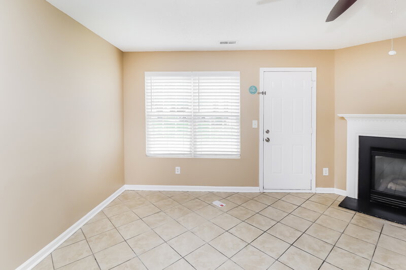 1,995/Mo, 3005 Hunters Creek Ct Charlotte, NC 28269 Living Room View