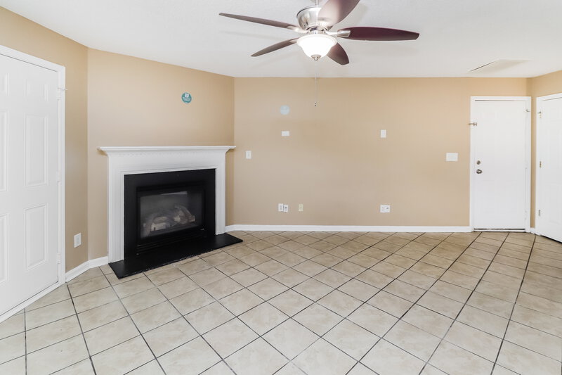 1,995/Mo, 3005 Hunters Creek Ct Charlotte, NC 28269 Living Room View 2