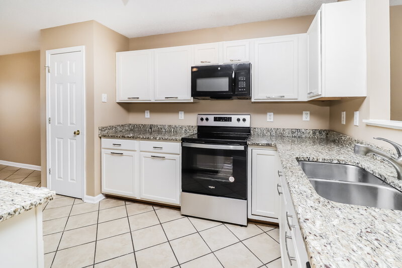 1,995/Mo, 3005 Hunters Creek Ct Charlotte, NC 28269 Kitchen View 2
