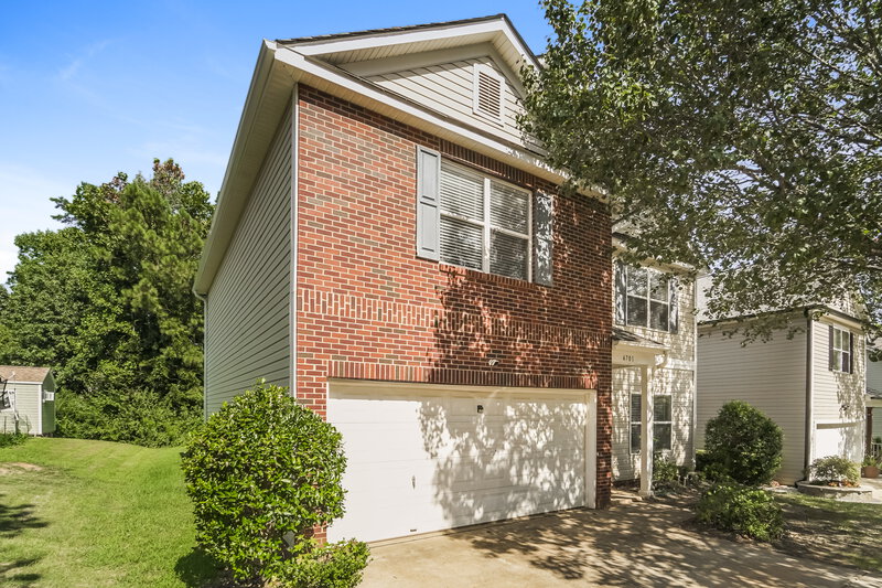2,190/Mo, 4701 Potters Glen Rd Charlotte, NC 28269 Front View