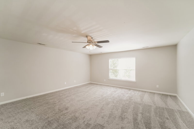 2,190/Mo, 4701 Potters Glen Rd Charlotte, NC 28269 Main Bedroom View 2
