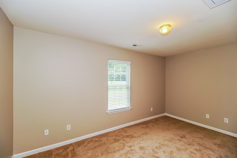 1,905/Mo, 3531 Lake Rd Charlotte, NC 28269 Living Room View 3