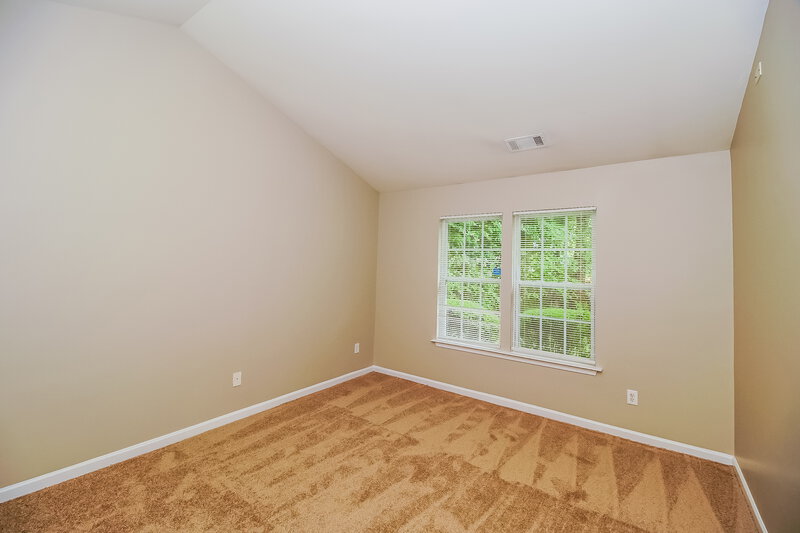 1,905/Mo, 3531 Lake Rd Charlotte, NC 28269 Main Bedroom View 2