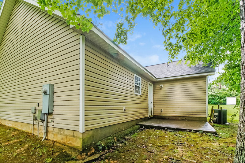 1,905/Mo, 3531 Lake Rd Charlotte, NC 28269 Rear View