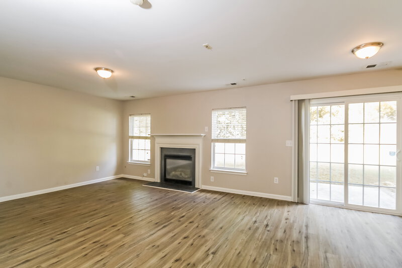 2,090/Mo, 10621 Mountain Springs Dr Charlotte, NC 28278 Living Room View