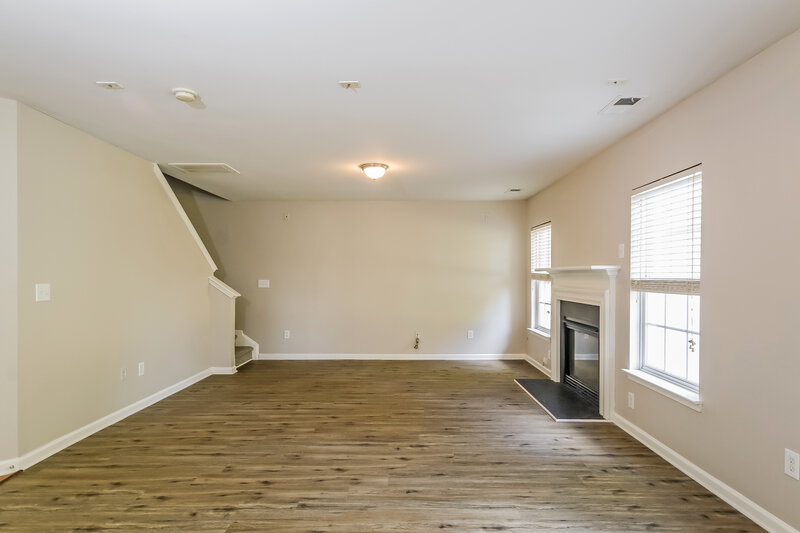 2,090/Mo, 10621 Mountain Springs Dr Charlotte, NC 28278 Living Room View 2