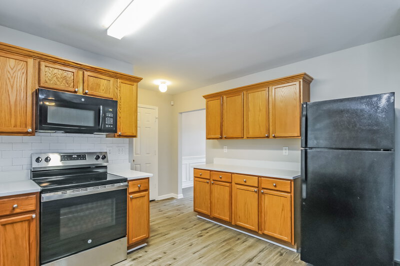 2,090/Mo, 10621 Mountain Springs Dr Charlotte, NC 28278 Kitchen View 3