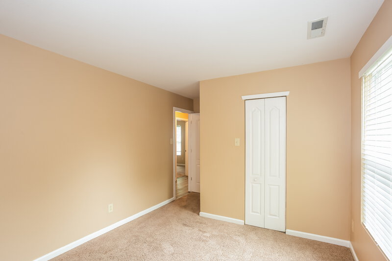 2,175/Mo, 5207 Vanhoy Ln Charlotte, NC 28269 Main Bedroom View