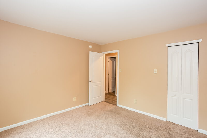 2,175/Mo, 5207 Vanhoy Ln Charlotte, NC 28269 Bedroom View 3