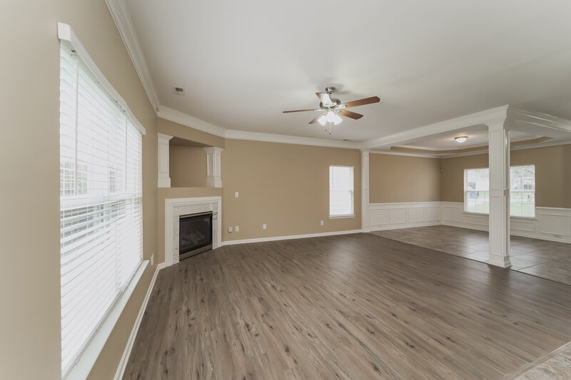 2,455/Mo, 2637 Forest Grove Ct Charlotte, NC 28269 Living Room View