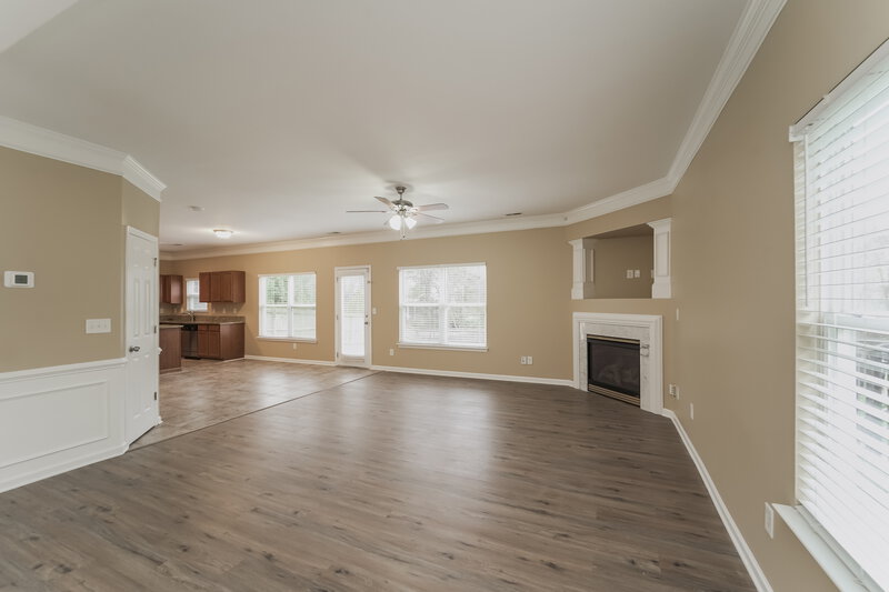 2,455/Mo, 2637 Forest Grove Ct Charlotte, NC 28269 Living Room View 2