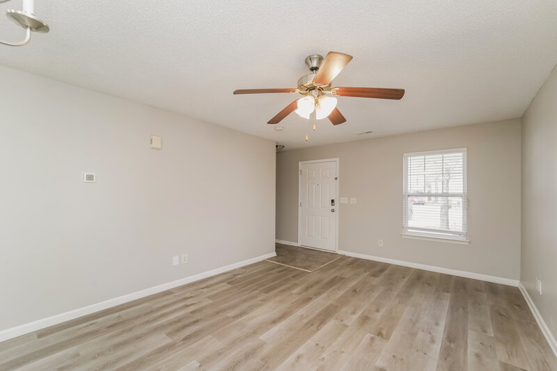 2,360/Mo, 8712 Michaw Ct Charlotte, NC 28269 Living Room View 2