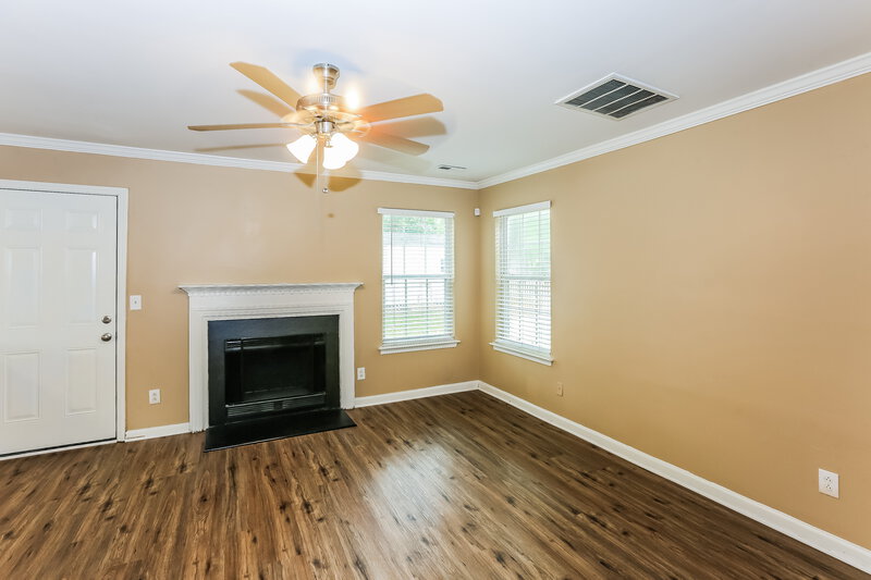 1,855/Mo, 6303 Spanish Moss Ln Charlotte, NC 28262 Living Room View 2