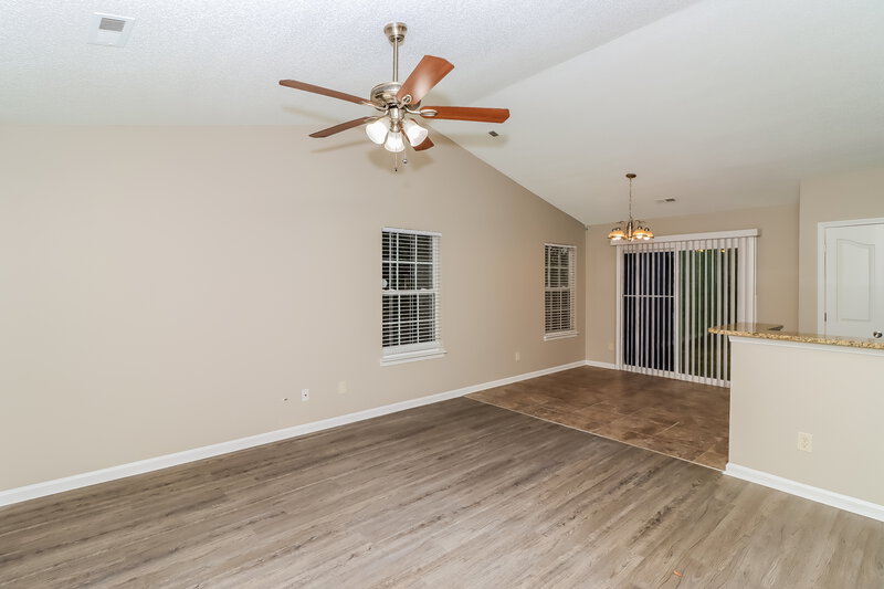 1,705/Mo, 11416 Northwoods Forest Dr Charlotte, NC 28214 Living Room View