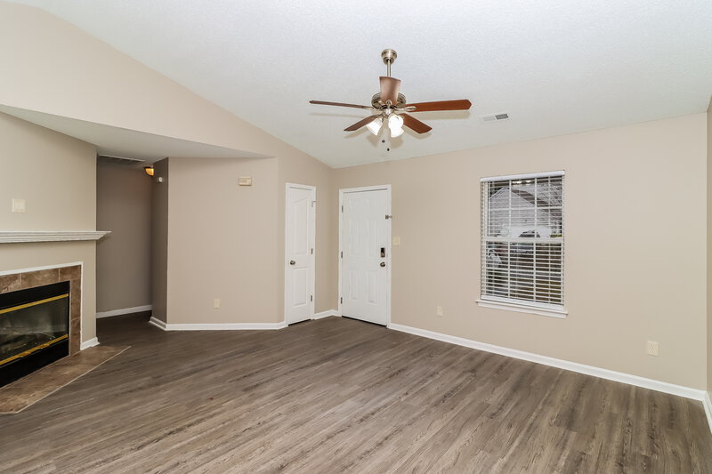 1,705/Mo, 11416 Northwoods Forest Dr Charlotte, NC 28214 Living Room View 2