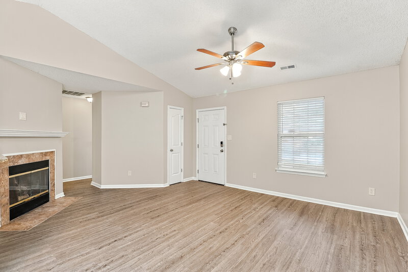 1,995/Mo, 11416 Northwoods Forest Dr Charlotte, NC 28214 Living Room View