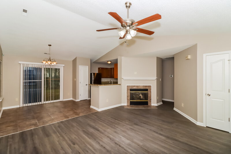 1,705/Mo, 11416 Northwoods Forest Dr Charlotte, NC 28214 Living Room View 3