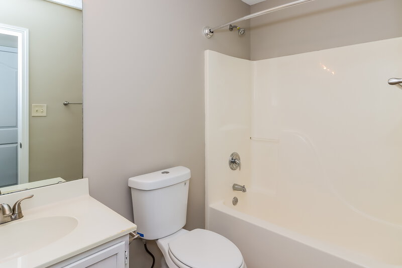 1,705/Mo, 11416 Northwoods Forest Dr Charlotte, NC 28214 Bathroom View