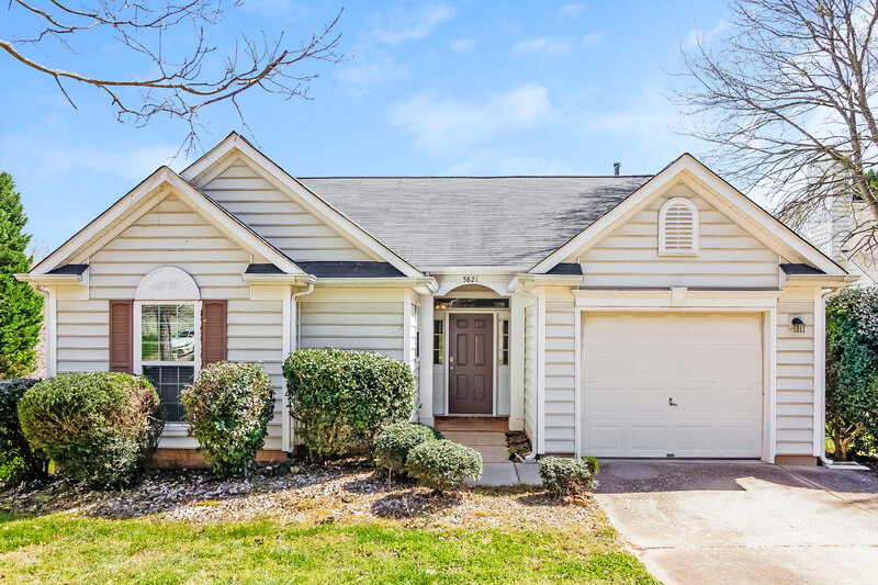 2,085/Mo, 5821 Pennycross Ln Charlotte, NC 28216 External View
