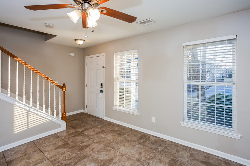 1,720/Mo, 2914 Pirates Pl Charlotte, NC 28216 Living Room View