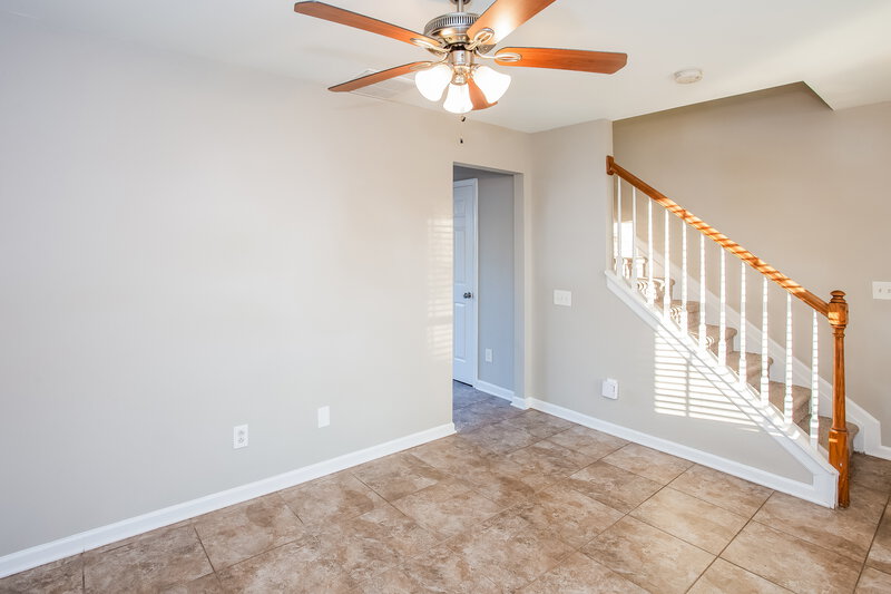 1,720/Mo, 2914 Pirates Pl Charlotte, NC 28216 Living Room View 2