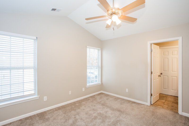 1,720/Mo, 2914 Pirates Pl Charlotte, NC 28216 Main Bedroom View 2