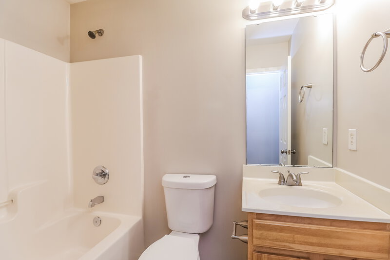 1,785/Mo, 2618 Marmac Rd Charlotte, NC 28208 Bathroom View