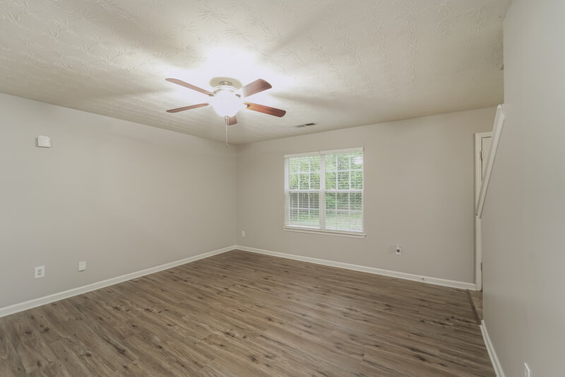 1,665/Mo, 4206 Parkdale Dr Charlotte, NC 28208 Living Room View