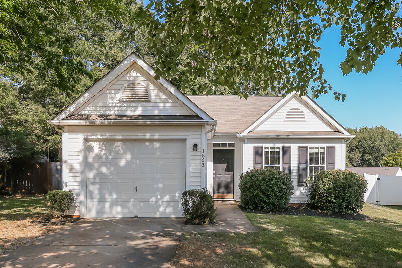 2,360/Mo, 1563 Hollow Maple Dr Charlotte, NC 28216 External View