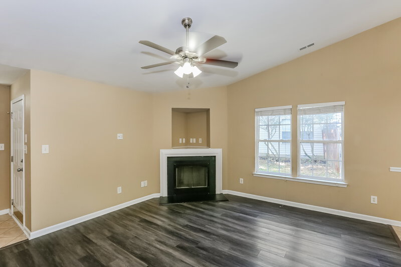 2,360/Mo, 1563 Hollow Maple Dr Charlotte, NC 28216 Living Room View