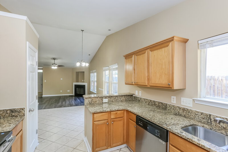 2,360/Mo, 1563 Hollow Maple Dr Charlotte, NC 28216 Kitchen View
