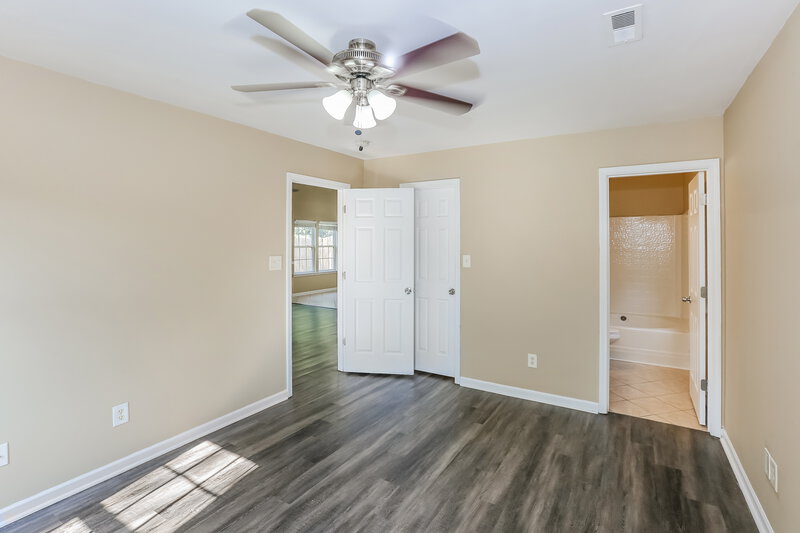 2,360/Mo, 1563 Hollow Maple Dr Charlotte, NC 28216 Main Bedroom View 2