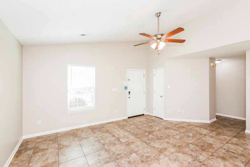 1,675/Mo, 11604 Stewarts Crossing Dr Charlotte, NC 28215 Living Room View 2