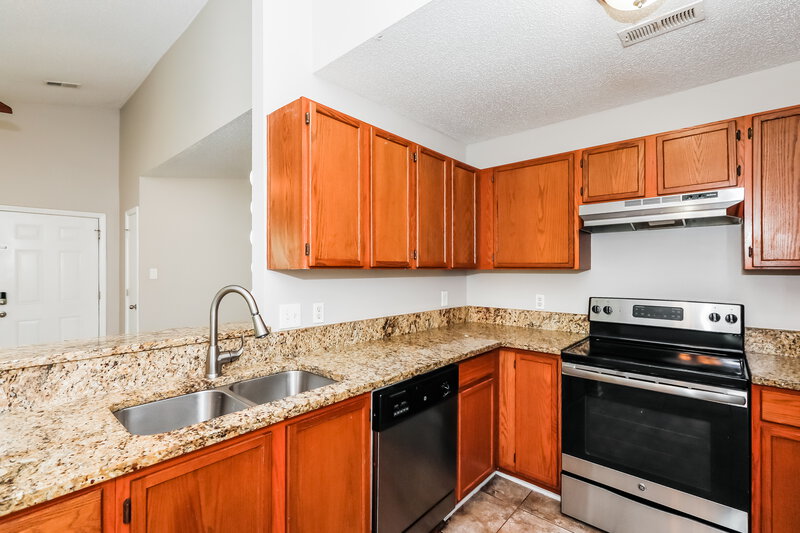 1,675/Mo, 11604 Stewarts Crossing Dr Charlotte, NC 28215 Kitchen View 2