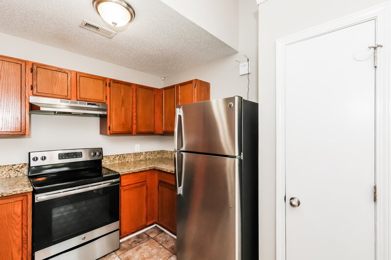 1,675/Mo, 11604 Stewarts Crossing Dr Charlotte, NC 28215 Kitchen View 3