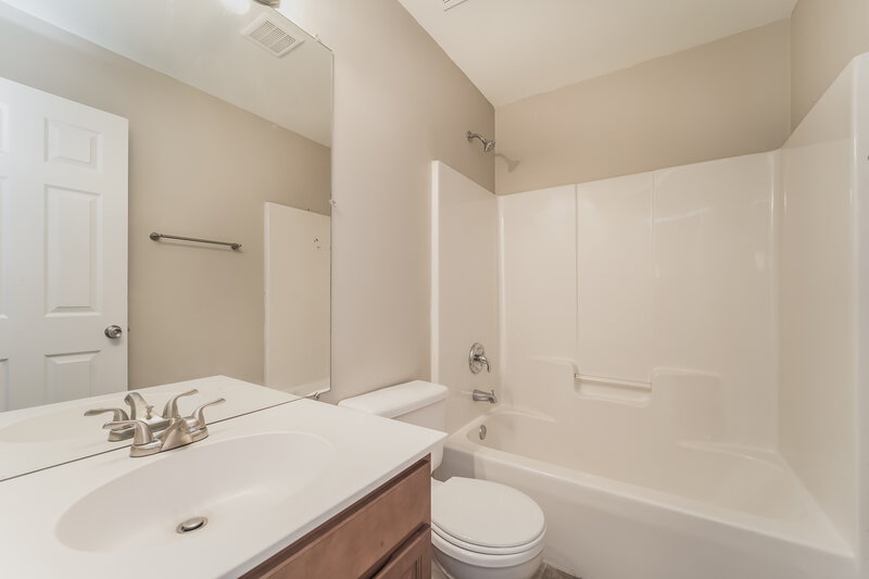 2,025/Mo, 7310 Balancing Rock Ct Charlotte, NC 28262 Bathroom View