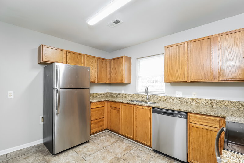 1,795/Mo, 5038 Blueberry Hollow Pl Charlotte, NC 28208 Kitchen View