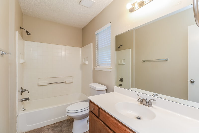1,755/Mo, 11609 Brockley Ct Charlotte, NC 28215 Bathroom View