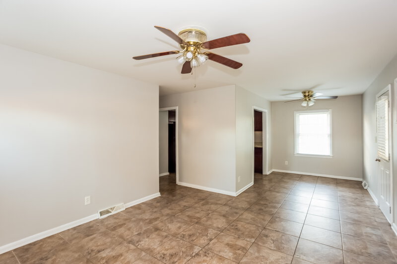 1,635/Mo, 88 Meadow Ave Ne Concord, NC 28025 Dining Room View