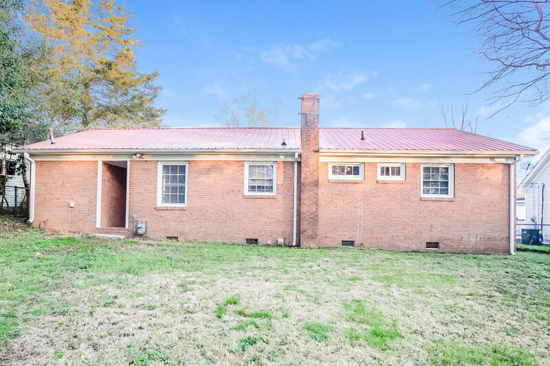 1,635/Mo, 88 Meadow Ave Ne Concord, NC 28025 Rear View 2