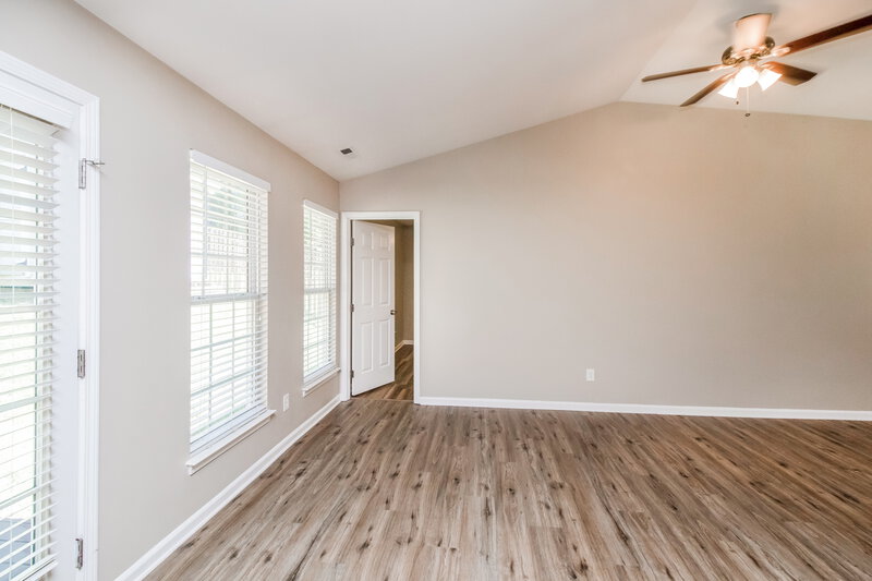 1,835/Mo, 128 Cinebar Rd Mooresville, NC 28115 Living Room View 2